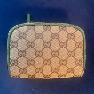 NWOT Authentic Vintage Gucci Signature Pochette with Green Leather Trim